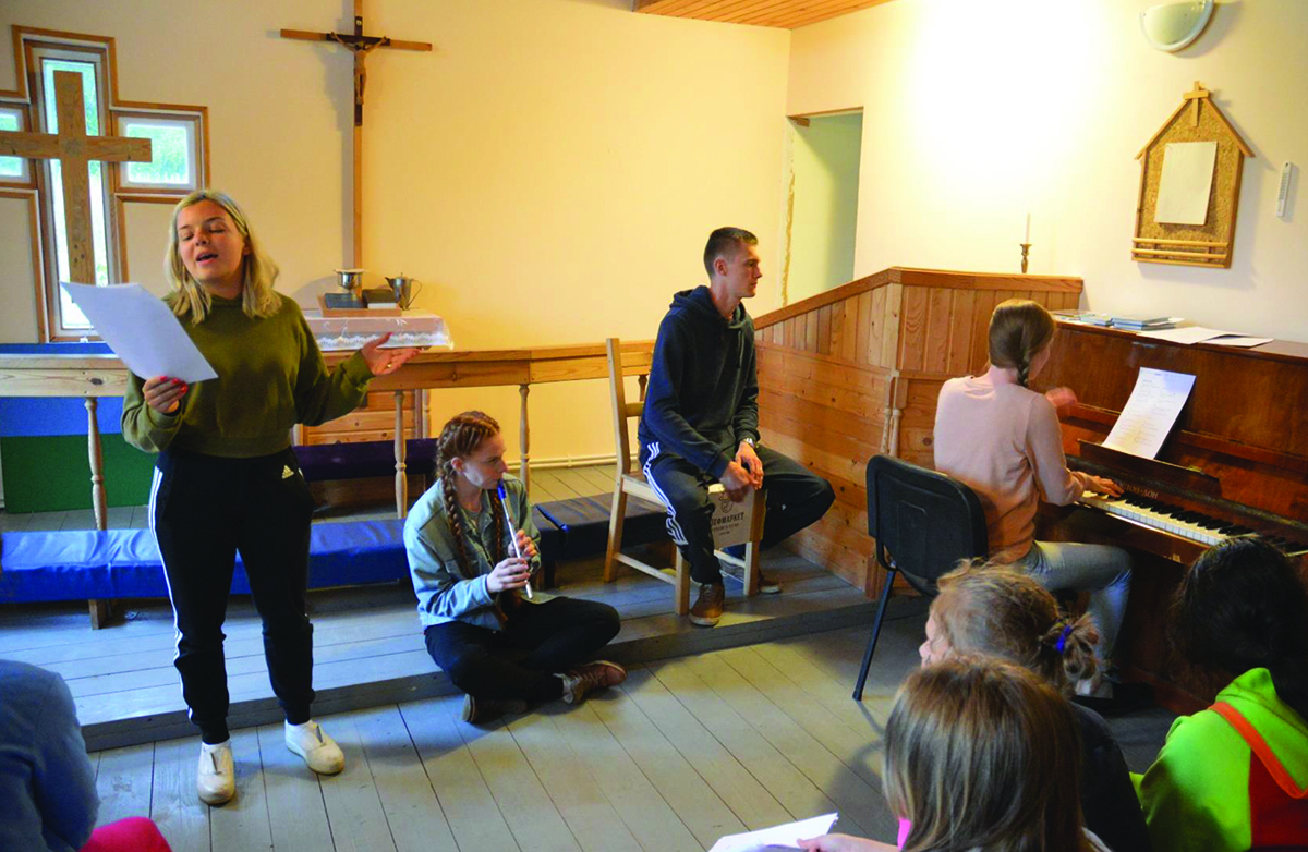 Team East Mission ry:n kesäleiri Tihkovitsassa Venäjällä hei